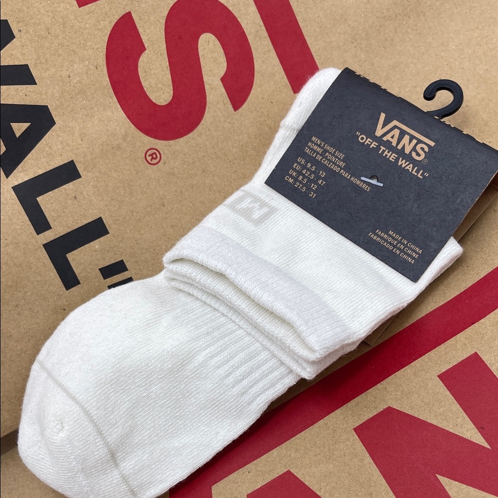 VANS. HALF CREW
HAUTEUR CHENLE CALCETIN DE MEDIA CAÑA
"OFF THE WALL"
1 pair